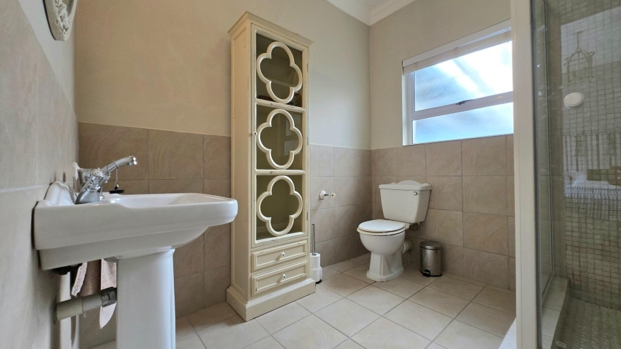 6 Bedroom Property for Sale in Franskraal Western Cape